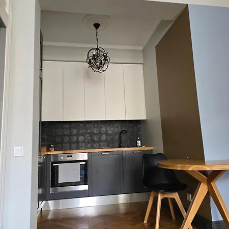 Al Pacino Baby Apartment Riga